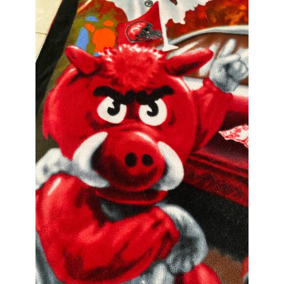 University Of Arkansas Razorback Fleece Blanket BBQ Tailgate Gently Used 45x65 - Picture 9 of 10